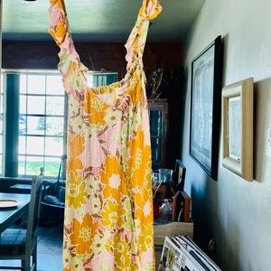 Cute Urban Outfitters Top!